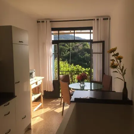 Feriehus Maison Blanche Laroque-des-Albères